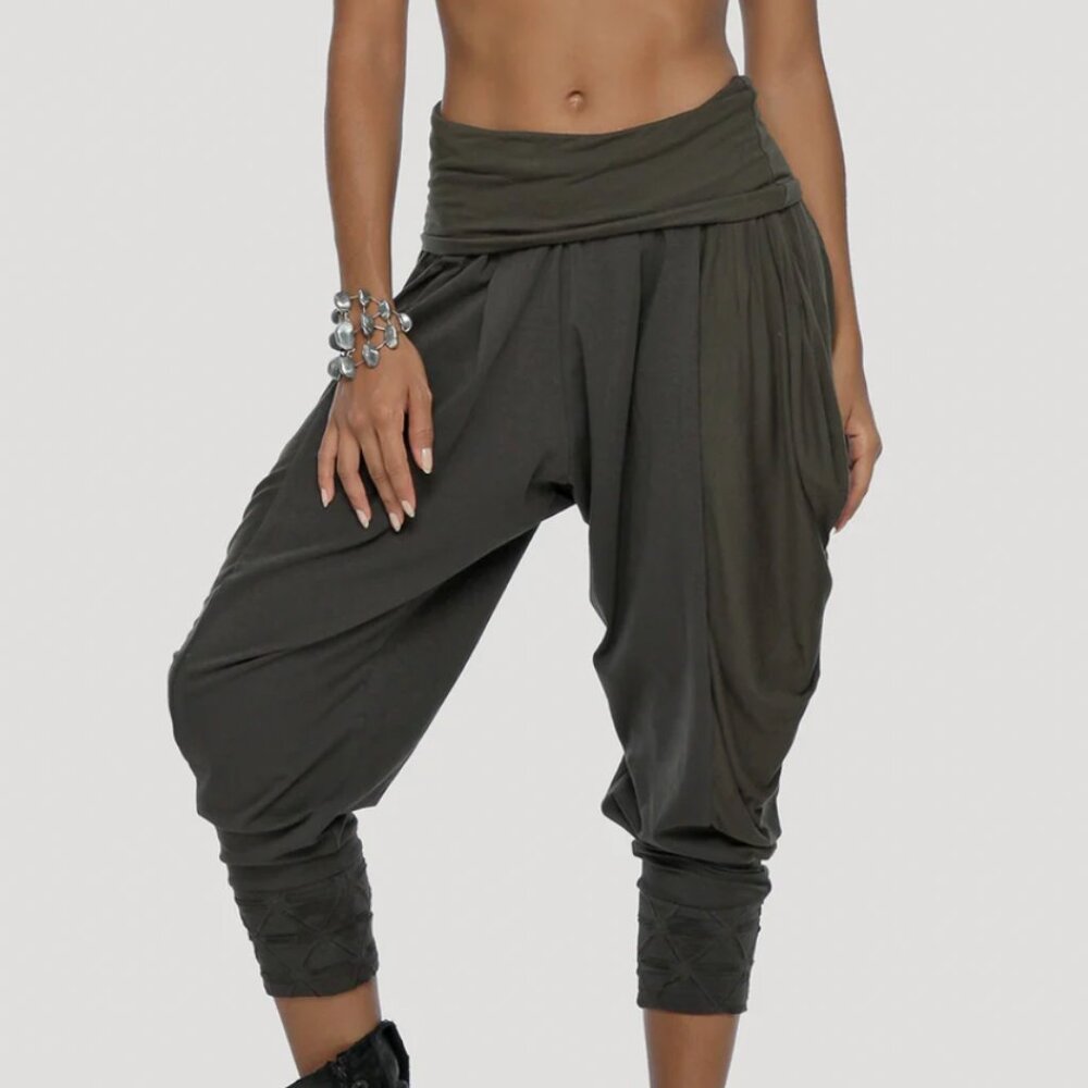 Psylo Kimo pants in Olive Noir
